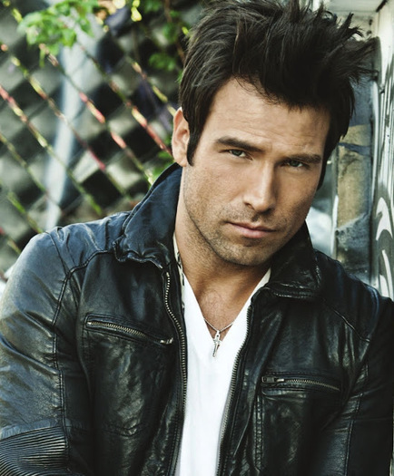  - Rafael Amaya