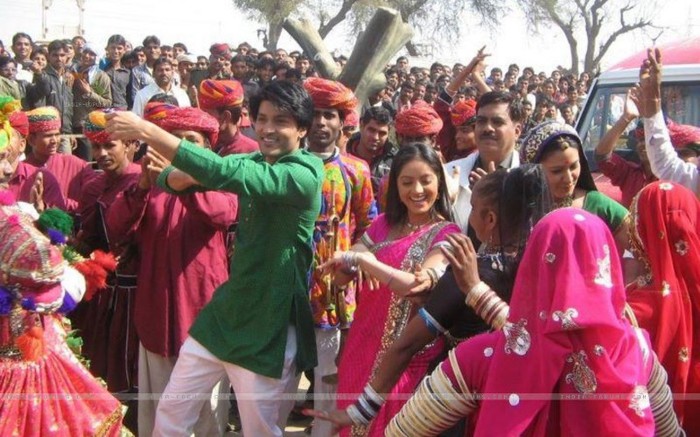 Diya Aur Baati Hum (66)