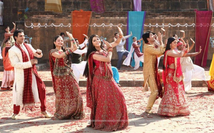 Diya Aur Baati Hum (67)