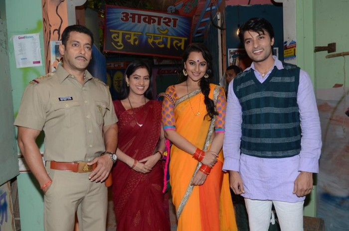 Diya Aur Baati Hum (78)