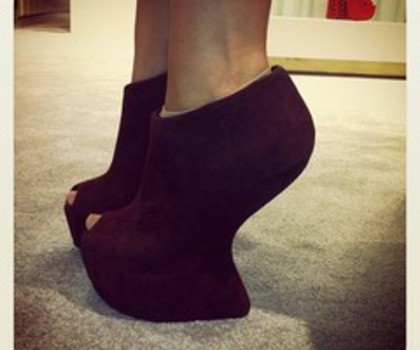 tumblr_mgoa7loH561s3q5gbo1_500_thumb