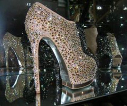 553001_549048648439864_168460337_n_thumb