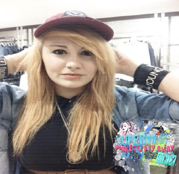 ϟ ┊ ρσσƒєєн ┊_ cineva ? :D nu , știam (:| - just - THE - 7th EPISODE - OO7