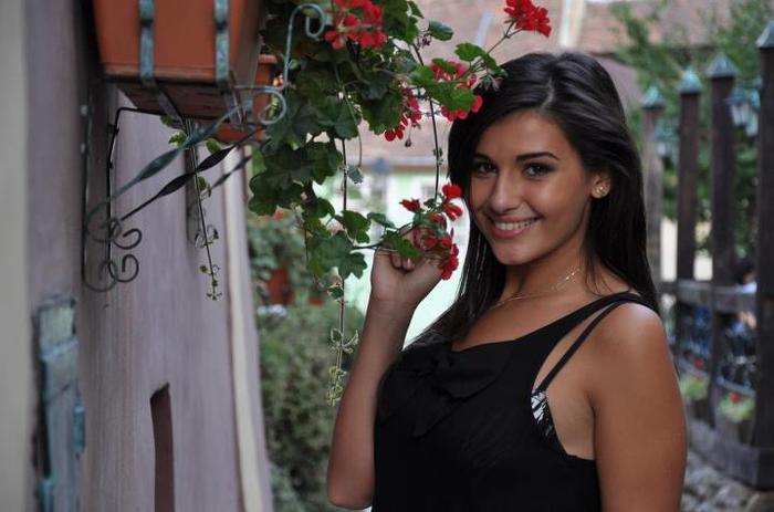 546898_372113982863415_729752153_n