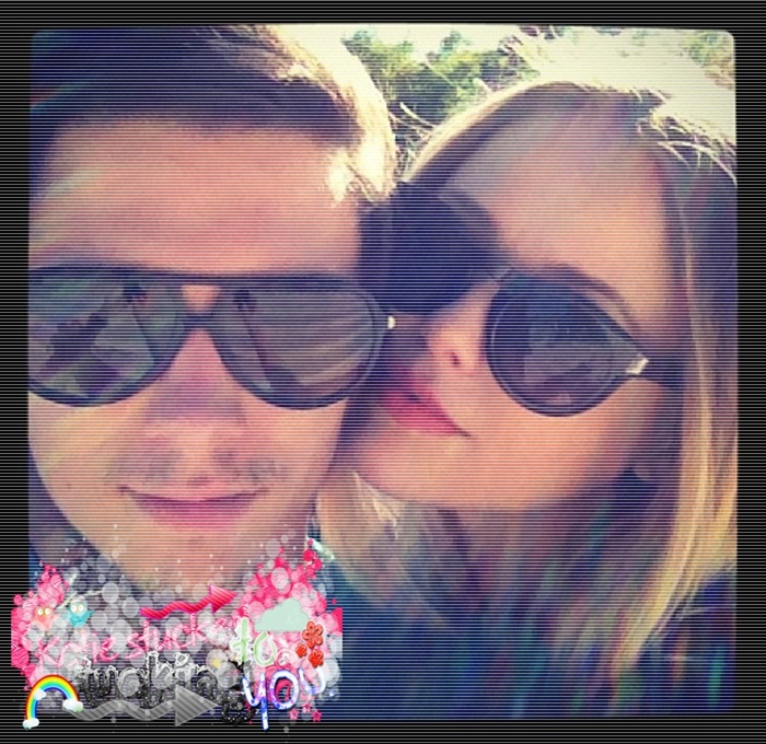 ; SIC;TIRRRRRRRRRRRRR :(( # annie + TENDO TENDO :| # ana