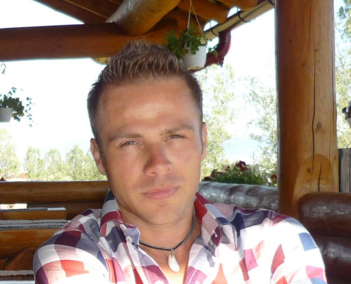 ». ; AH, STAI AŞA. # împinge gunoiul în coş ; GATA..