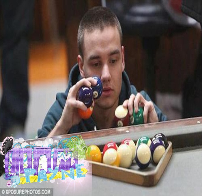 ☇ ∞ . # îi ia mâinile între ale lui ; te ascult ;3 - huh - liam owns HIS private room