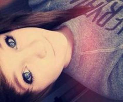 71869_146049922217292_223232654_n_thumb - xo_Emo_xo