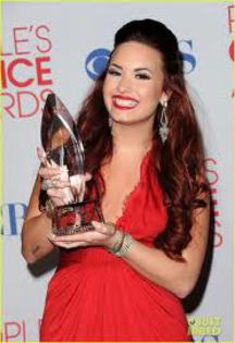 images (26) - poze cu demi lovato