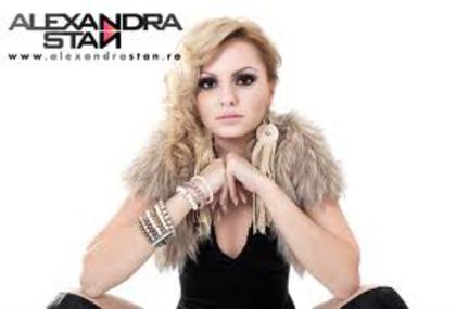 images (42) - poze cu alexandra stan