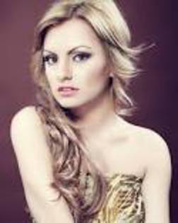 images (46) - poze cu alexandra stan