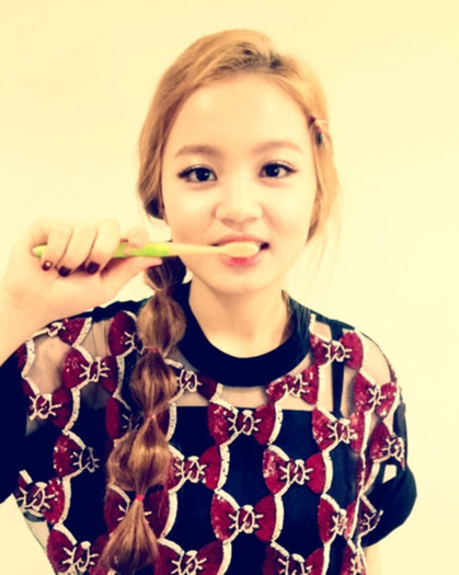 lee hi cue - Lee Hi