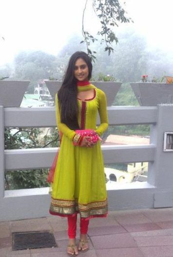 165027-krystle-dsouza-as-jeevika