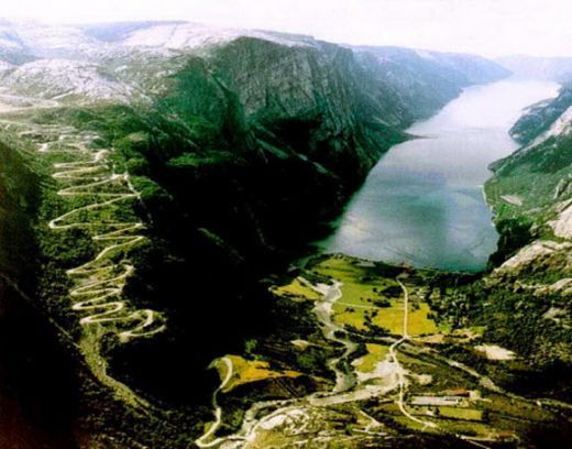 3. Lysebotn Road - Norway - 15 drumuri pe care trebuie sa mergi inainte sa mori