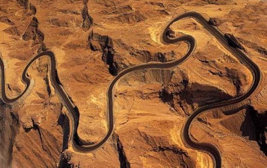 4. The Jebel Hafeet Mountain Road - UAE - 15 drumuri pe care trebuie sa mergi inainte sa mori