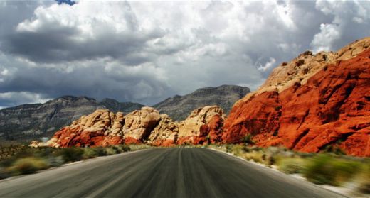 14. Red Rock Scenic Road - USA - 15 drumuri pe care trebuie sa mergi inainte sa mori