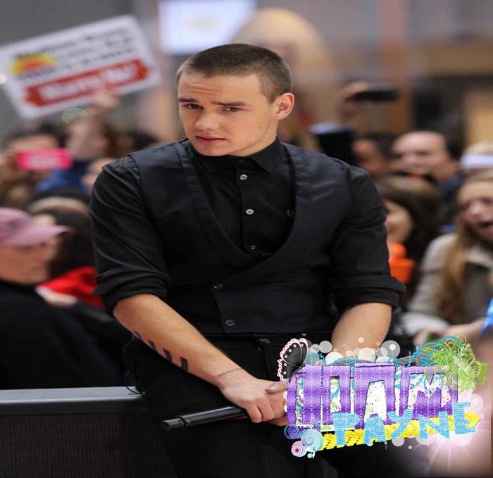 ☇ ∞ . # se uită un moment spre ea ; apoi îşi mută privirea , continuându-şi + click + - just - THE - 8th EPISODE - OO8