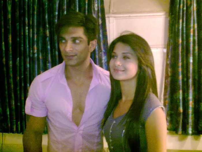 64462_153385518034536_145556422150779_257841_6691039_n - Jennifer and Karan Singh Grover