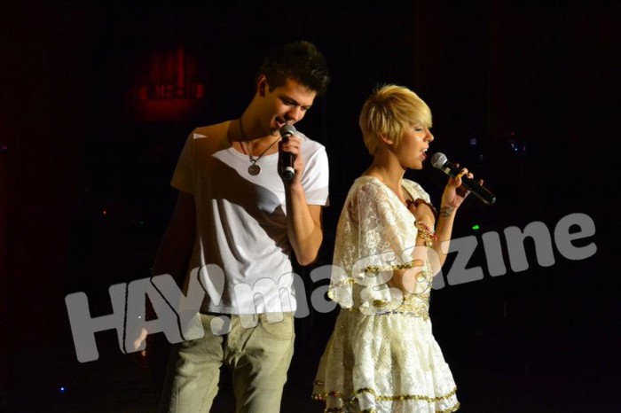 229928_447449975292306_174444654_n