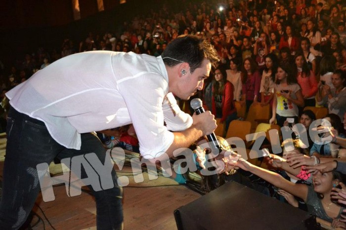 317099_447449898625647_31888856_n