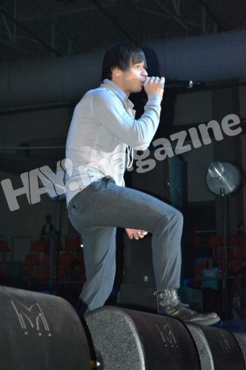 398212_445725662131404_1388938990_n