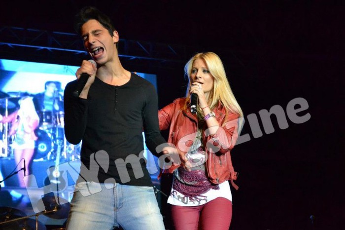 486221_445726505464653_761949544_n