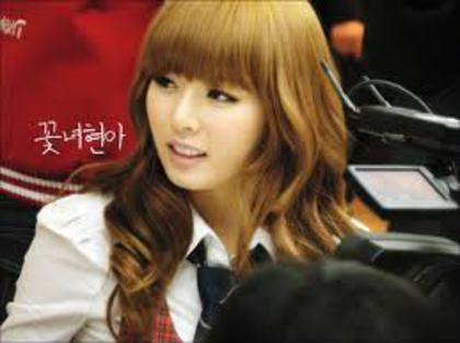 world - Kim Hyuna