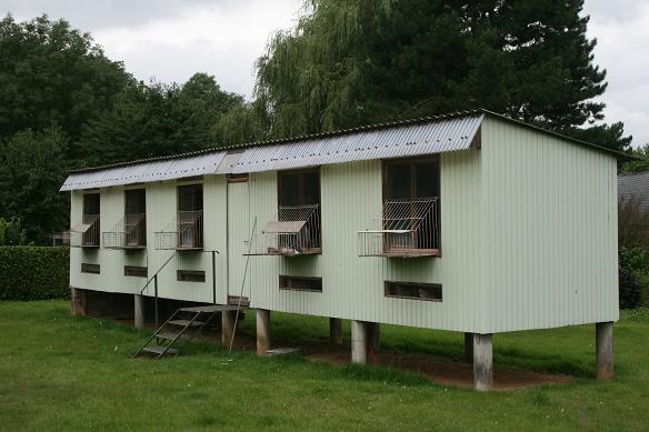 22293_105719156260184_1105264270_n