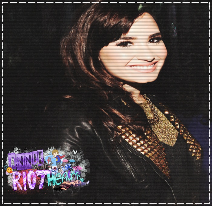 ∞　.♥; Nu e aşa de uşor, ştii. # pufăindu-şi şuviţa ; să fii normal când ieri - click. - huh - dem owns HER private room