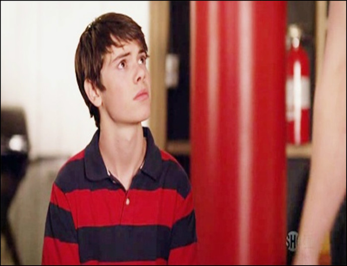 -se ridica si pleaca-Ma duc sa..mmmm...repetitiiloe cu GaGa - just - THE - 8th EPISODE - OO8