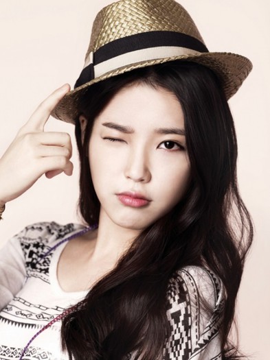 iu_giving_a_wink_for_g_by_guess-1230 - IU