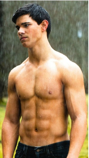 tumblr_mb4c4qqiDN1rhwbsgo1_500 - Taylor Lautner