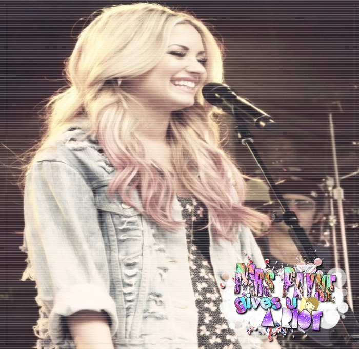 ∞　.♥; OMFG.. el .. adică ea e micuţa, doamne. # cu lacrimi în ochi. Cât de.. - sala _ __ _ 17 - lxl