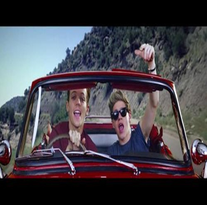 => Heei ! + *se tranteste pe canapea* + Ce faceti..? :) + #all . - just THE - 10th EPISODE - O1O