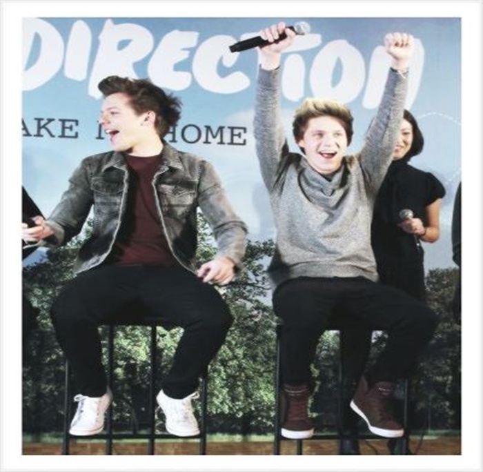 => *sare pe el* + MALIK ! =)) + Ce face tu.? :) + *il ciufuleste + il calareste* + Diii ! #malik . - just THE - 10th EPISODE - O1O