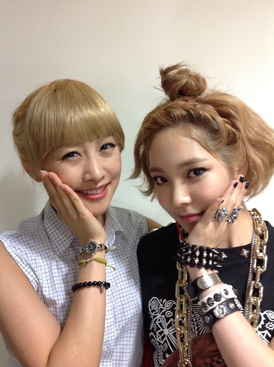 ujin&nicole - D-Unit