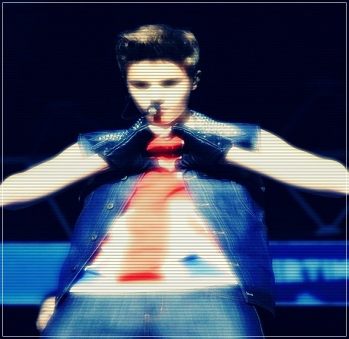 ». eu. . sunt modest =; =)) [ purieeh ; you know.. bcaz you know. . me ;-s [ lettieh. ;