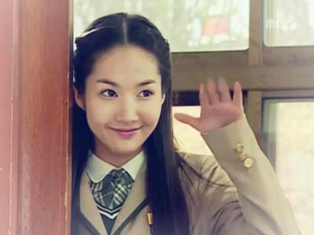 295194_278135435621943_1106444598_n - Park Min Young