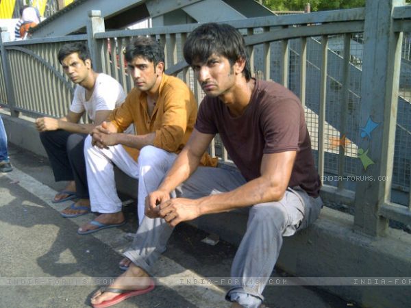 203092-sushant-singh-rajput-amit-sadh-raj-kumar-yadav-in-kai-po-che - Sushant Singh Rajput