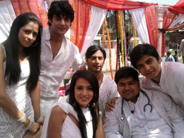 223986_10151049807642879_2085100129_n - Dill Mill Gayye-Intalnirea Inimilor