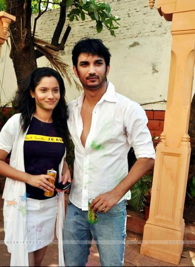 196110-sushant-singh-rajput-and-ankita-lokhande-at-zoom-holi-bash