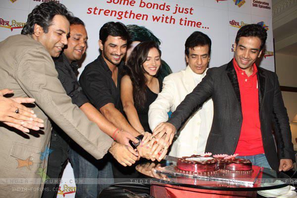 199468-sushant-singh-rajput-ankita-lokhande-jeetendra-kapoor-tushar-ka