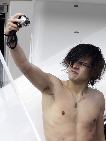 ; Nu.i vina meaa =;;; eu doar o ajut pe Turtle ;;)