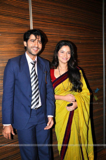 225384-ankita-lokhande-with-hiten-tejwani-at-pavitra-rishta-press-meet