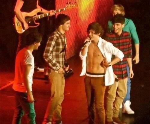 - cine`i harry pe banda asta ? ;-? #katie.
