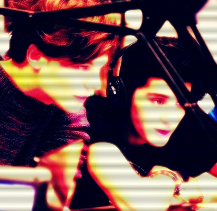 ». ^ hug. back lou. + se pune. pe jos. ^ FA-TE. . fata ;| [ turtle. ;