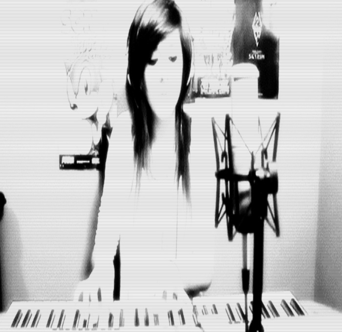 ». hei annieh ^^ ; know it but. . tu esti. lucy ;<. nu zayn. ;< - click; oricat. as vrea. asta ^^. [ mento. ;
