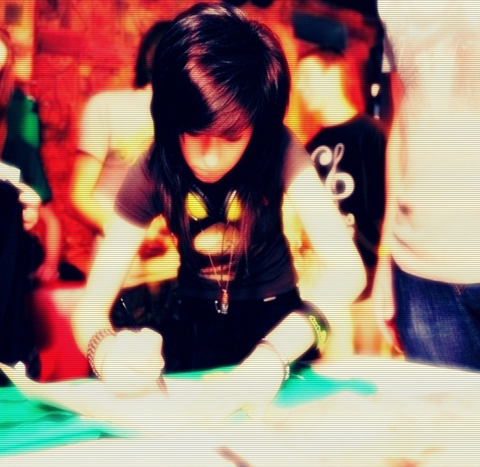 ». hei. nico ^^. + mi-am dat. seama -_- . . dce ?. [ annieh. ;
