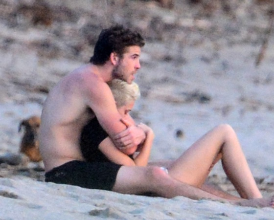 miley-cyrus-liam-hemsworth-6 - Stirea 28