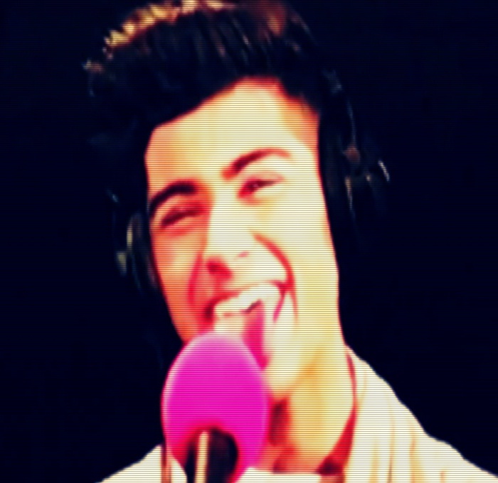 ». ups. O.O colpa mia. :3 anch`io ti amo. cucciolo :3 - click -; e neanche. non lo sai. quanto bene. ti voglio. ;|

